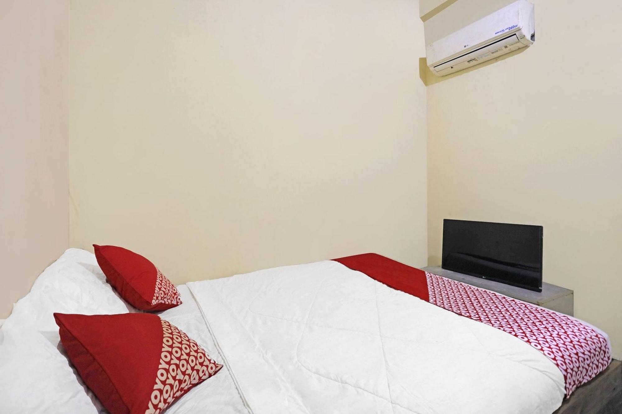 Spot On 91343 Kartika Guest House Syariahnearpantai Stres Jodoh  エクステリア 写真