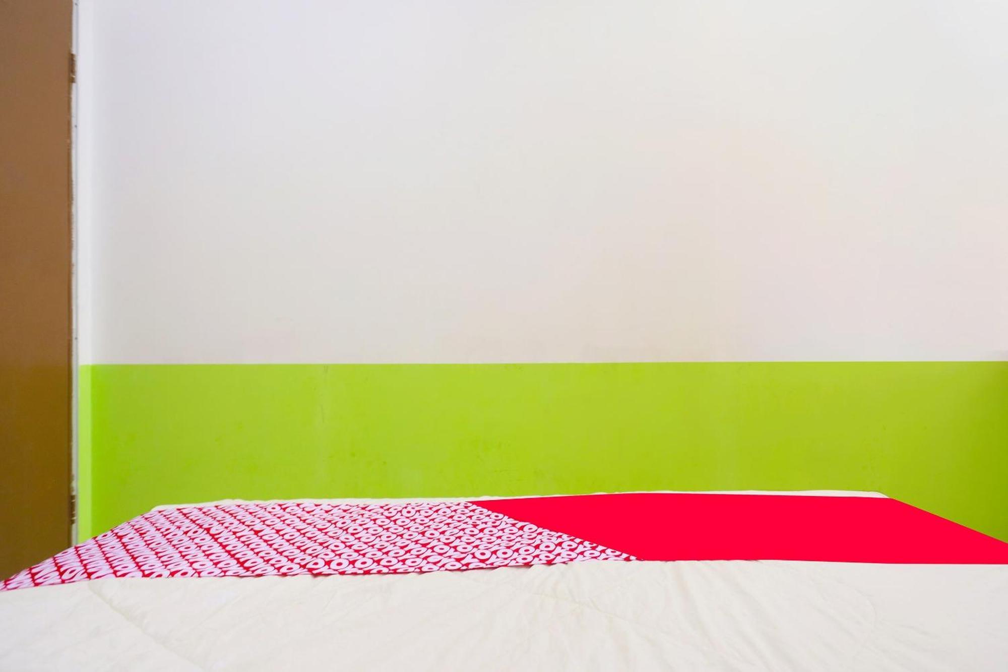 Spot On 91343 Kartika Guest House Syariahnearpantai Stres Jodoh  エクステリア 写真