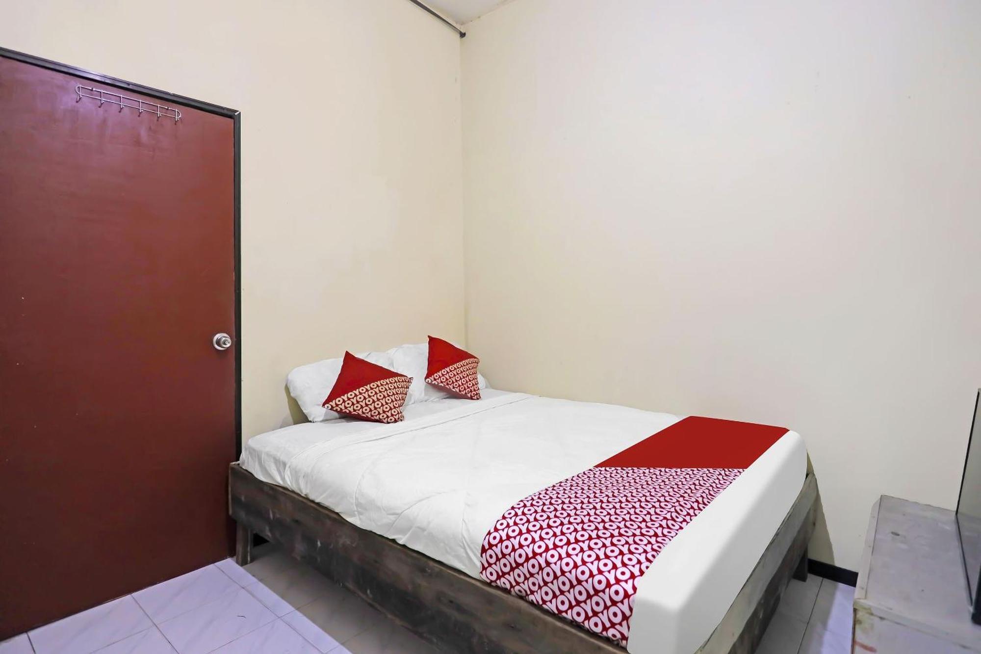 Spot On 91343 Kartika Guest House Syariahnearpantai Stres Jodoh  エクステリア 写真