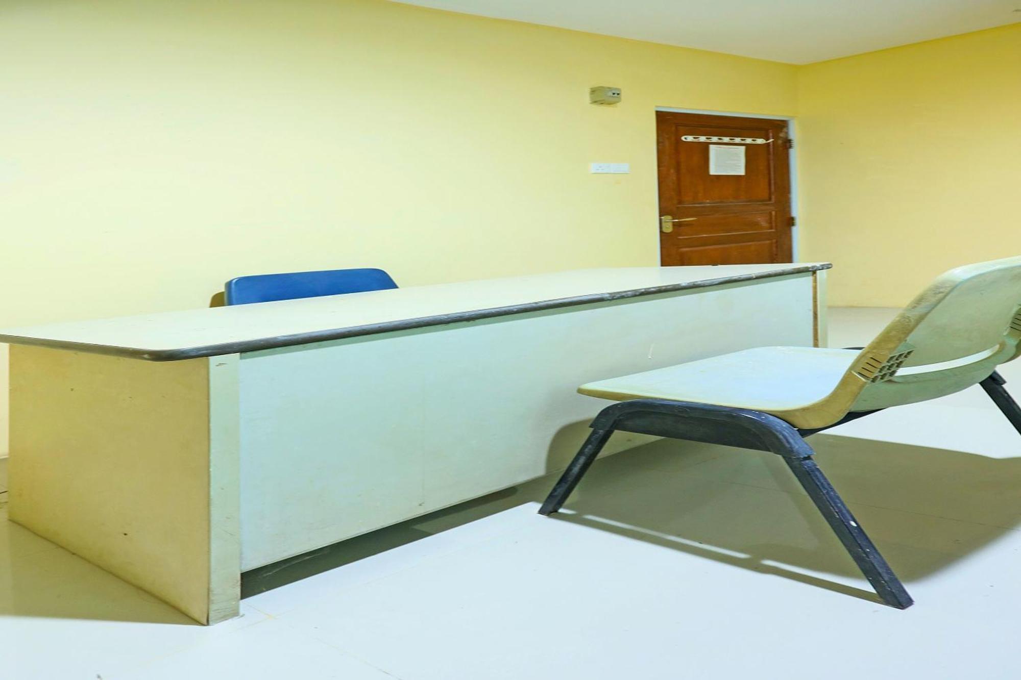 Spot On 91343 Kartika Guest House Syariahnearpantai Stres Jodoh  エクステリア 写真