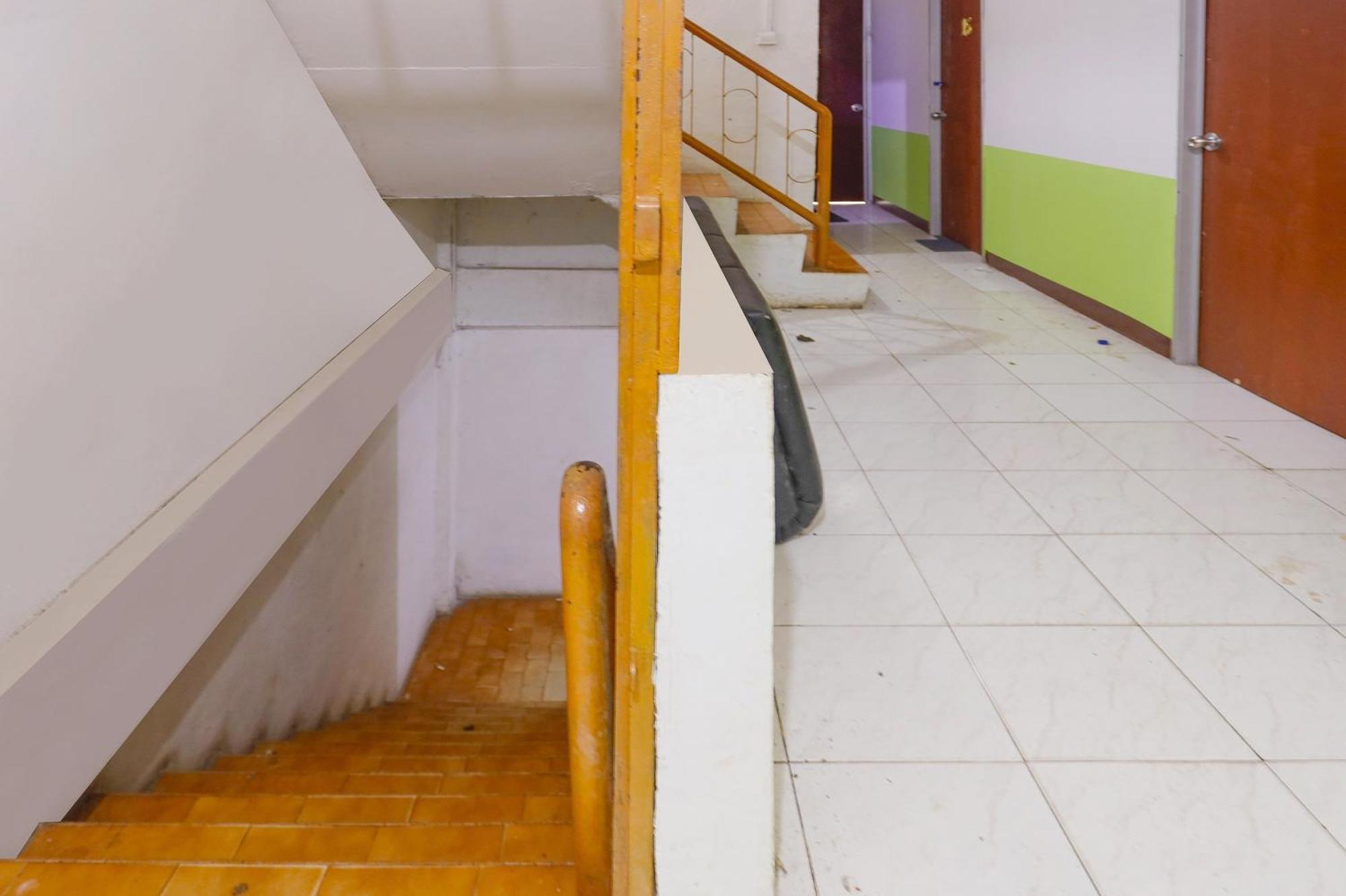 Spot On 91343 Kartika Guest House Syariahnearpantai Stres Jodoh  エクステリア 写真